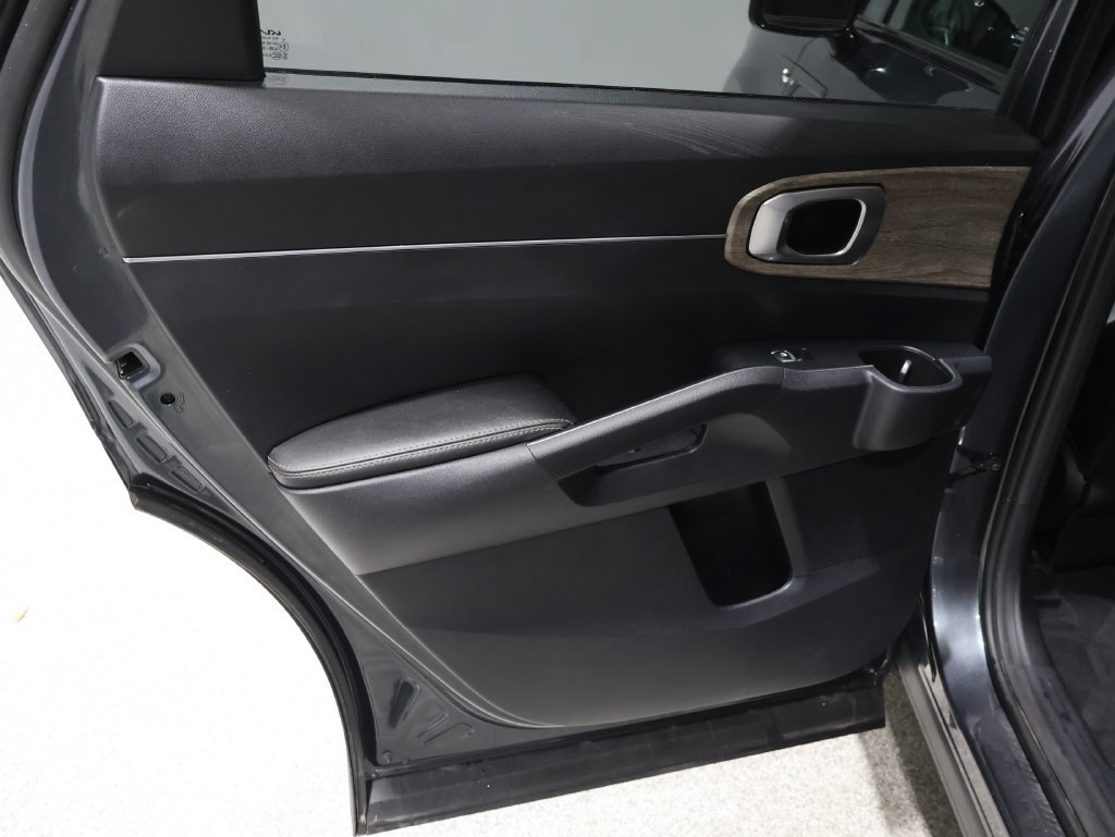 Used 2022 Kia Sorento S AWD/4WD image 19