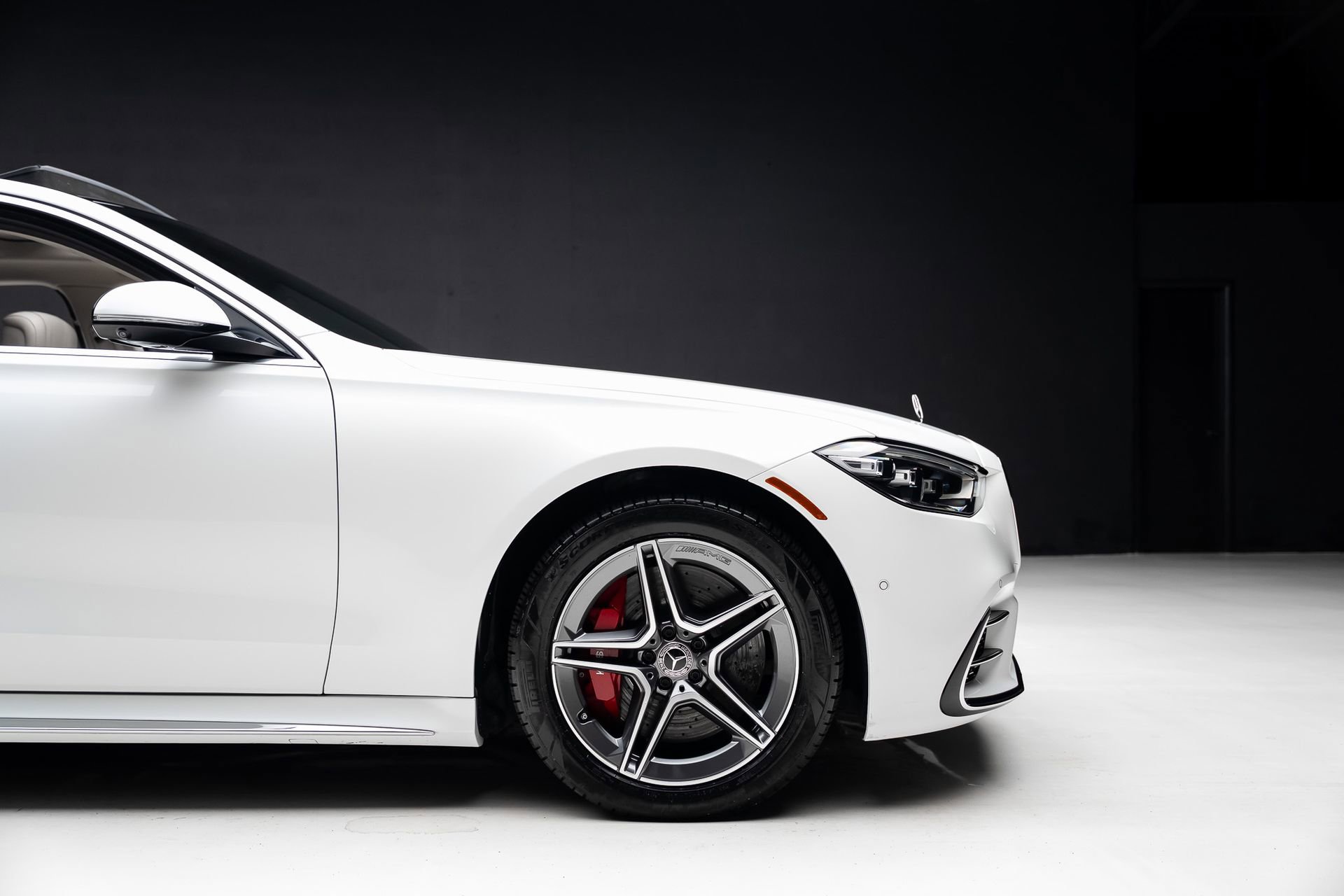 Used 2024 Mercedes-Benz S 580e 4MATIC Sedan w/ AMG Line image 39
