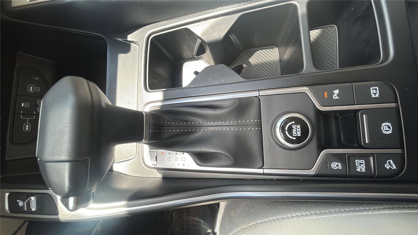 Used 2024 Kia Sorento S w/ Panoramic Sunroof Package FWD image 19