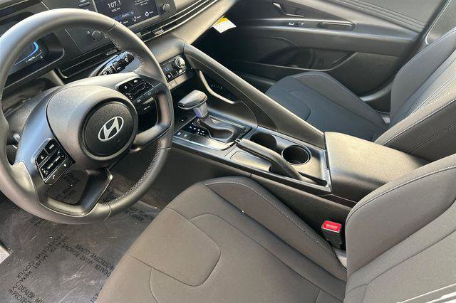 Used 2025 Hyundai Elantra Sport image 10
