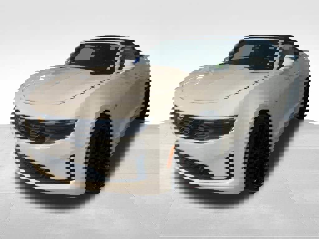 Used 2020 Chevrolet Camaro LT image 1