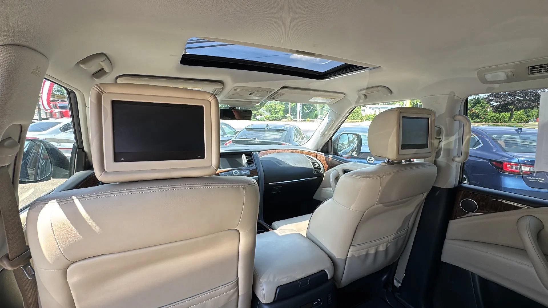 Used 2019 Nissan Armada Platinum w/ Interior Lighting Package AWD/4WD image 16