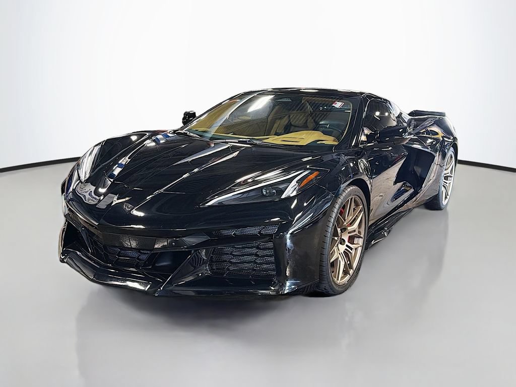 Used 2024 Chevrolet Corvette Z06 RWD image 3