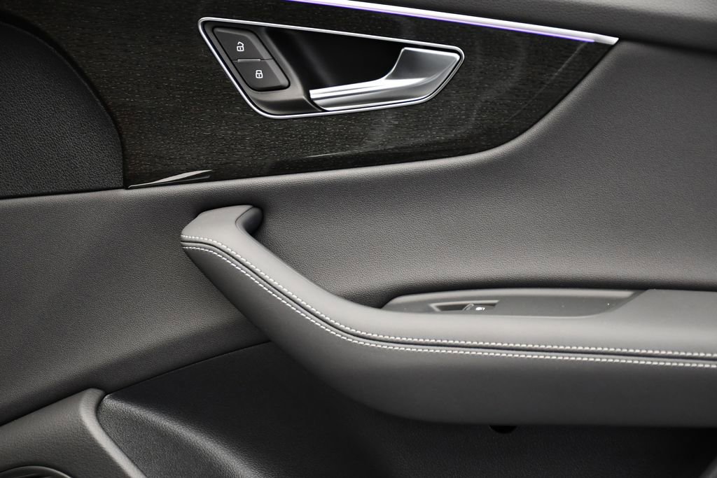 Used 2025 Audi Q8 Premium Plus image 45