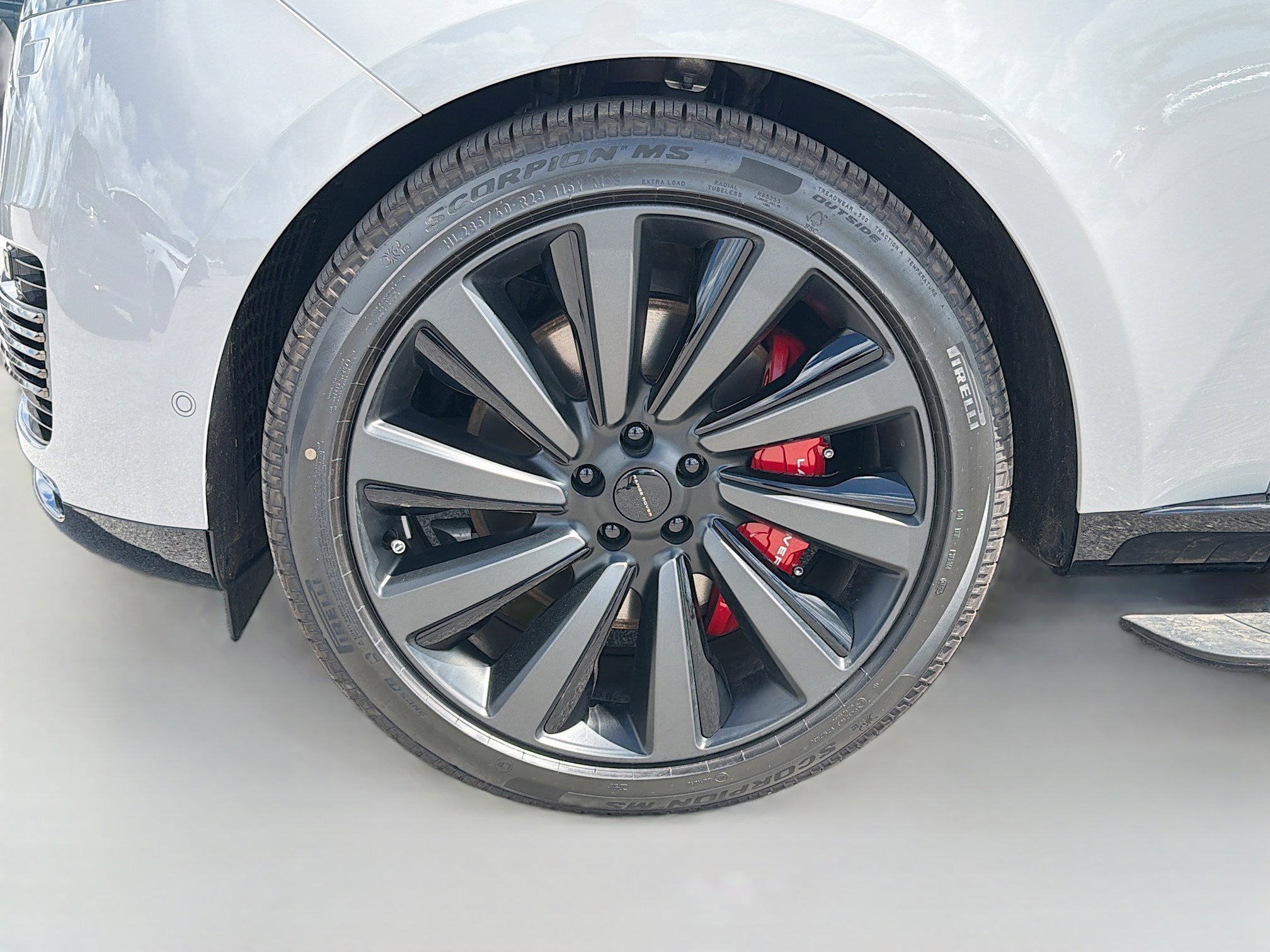 New 2026 Land Rover Range Rover SV image 43