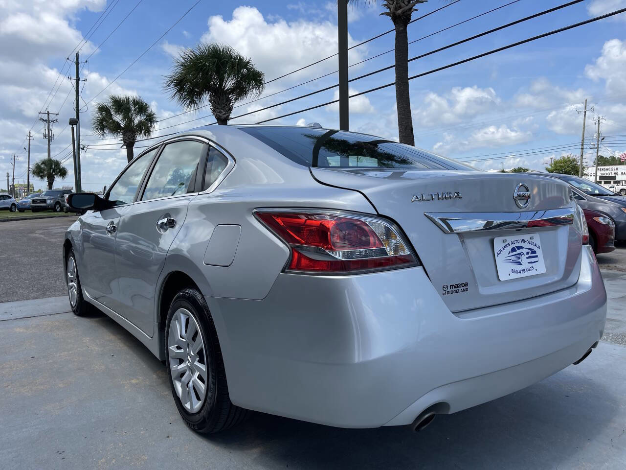 Used 2015 Nissan Altima 2.5 S w/ Power Driver Seat Package FWD image 4