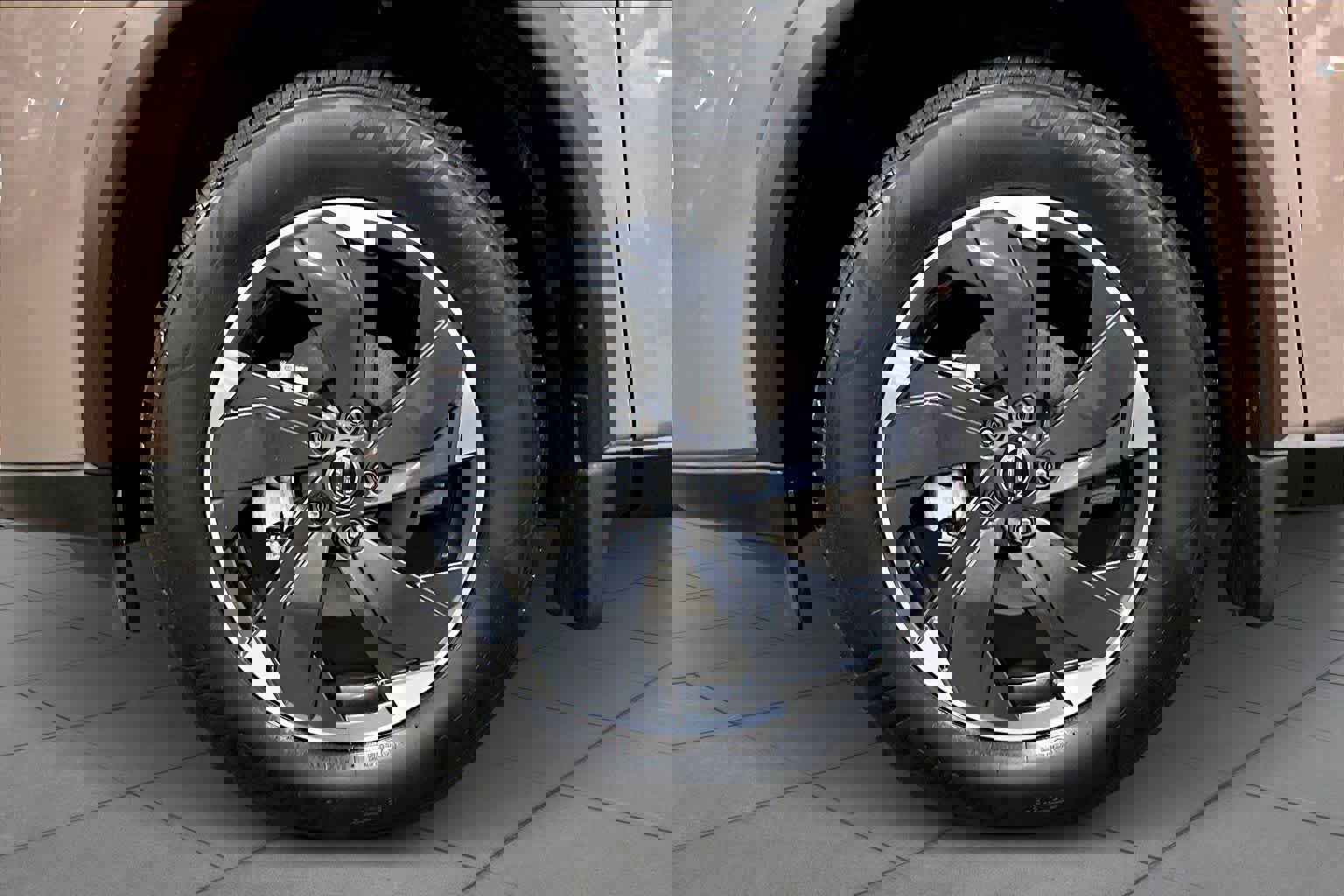 Used 2024 Nissan Rogue SV image 10