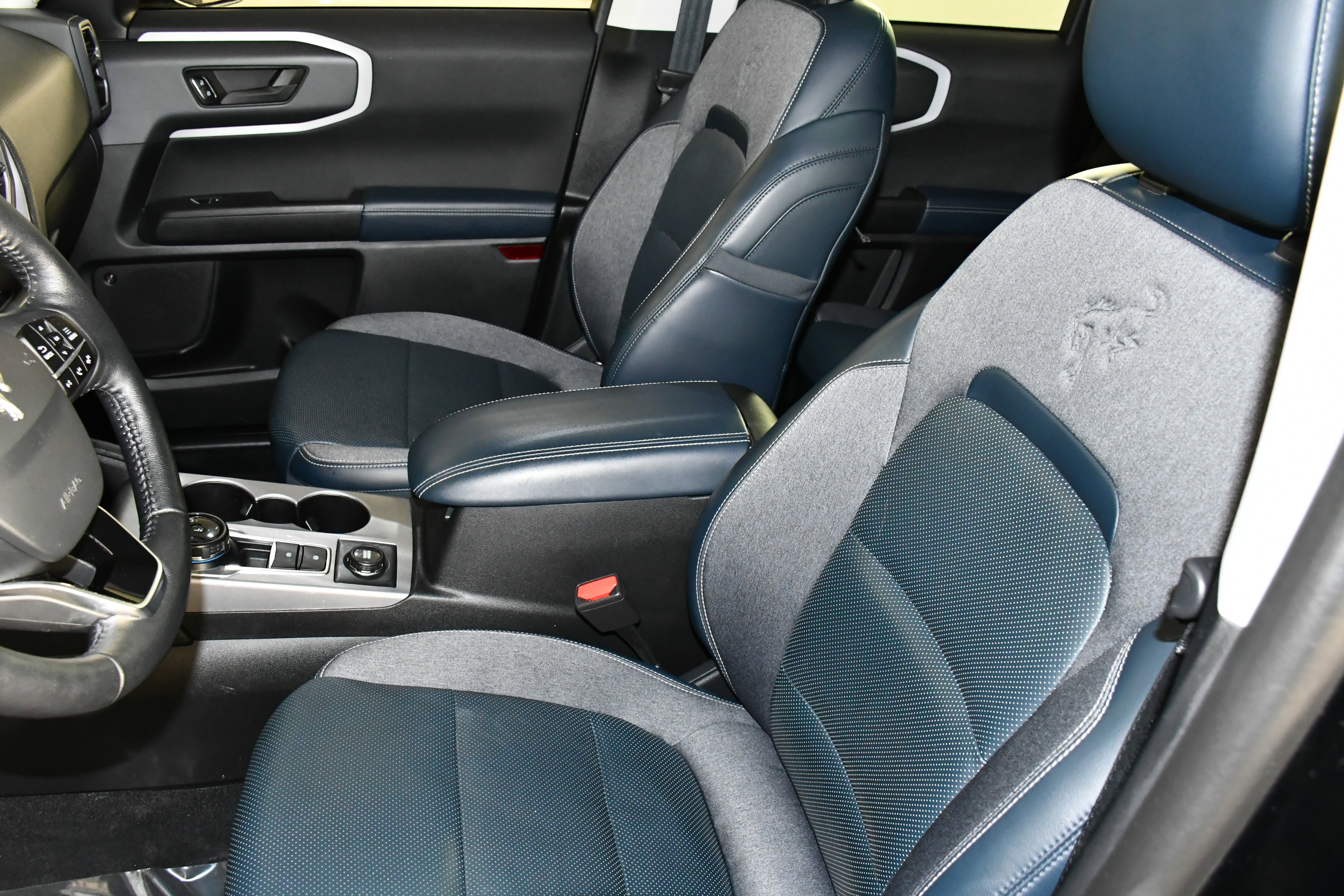 Used 2021 Ford Bronco Sport Outer Banks w/ Outer Banks Package (96D) image 39