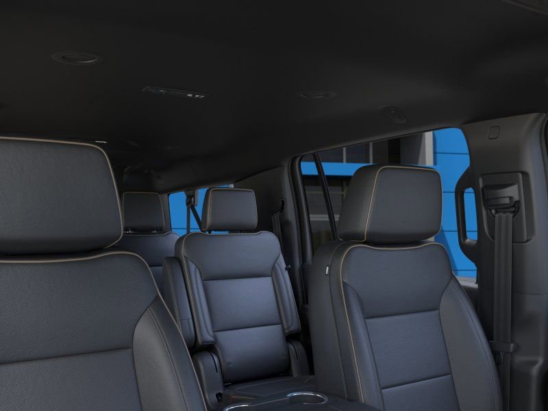 New 2025 Chevrolet Suburban Premier image 38