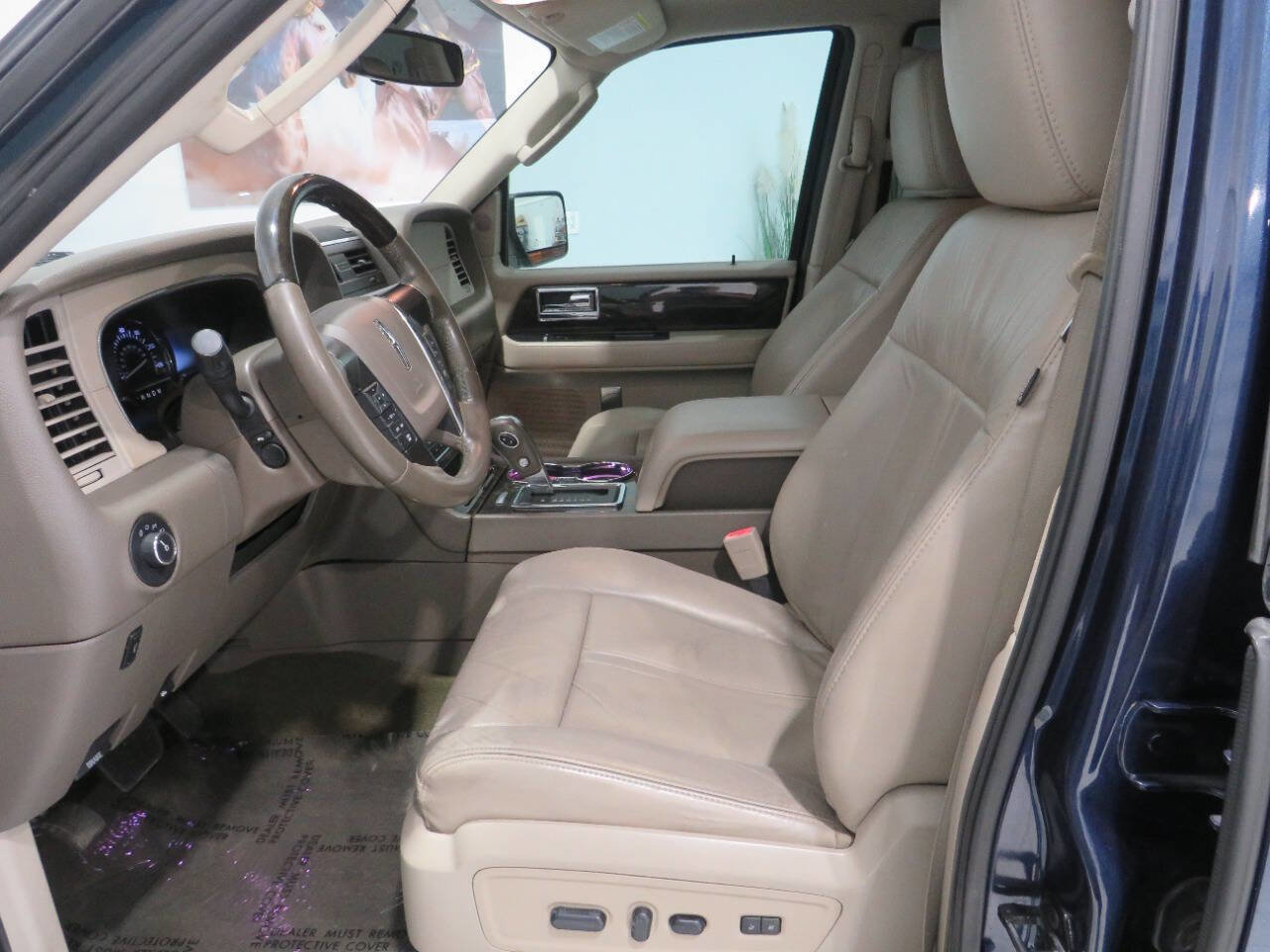 Used 2015 Lincoln Navigator 4WD image 15