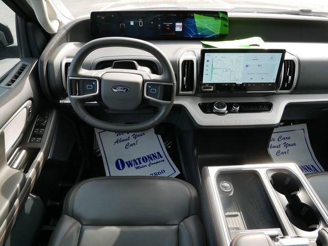 Used 2025 Ford Expedition Max Active AWD/4WD image 9