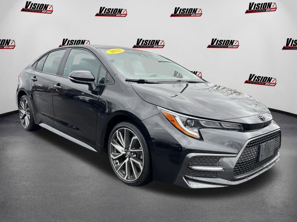 Used 2022 Toyota Corolla SE image 3