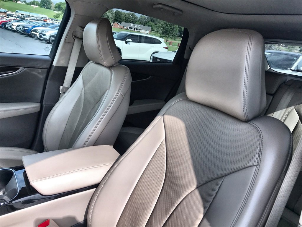 Used 2022 Lincoln Nautilus Reserve w/ Equipment Group 201A image 11