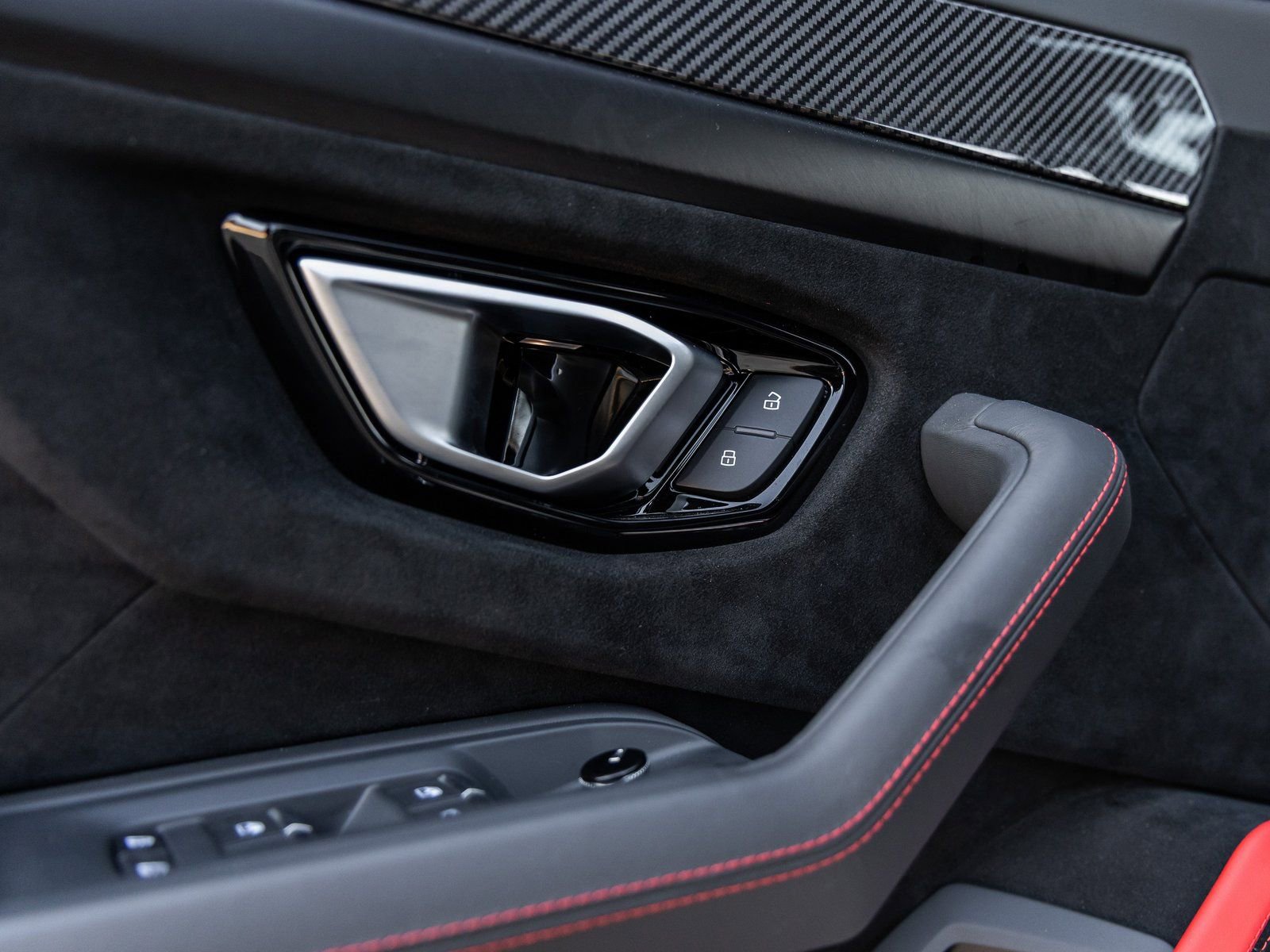 Used 2024 Lamborghini Urus Performante image 25