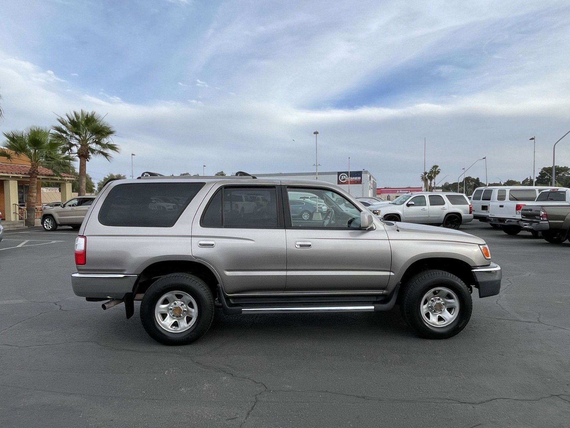 Used 2001 Toyota 4Runner SR5 RWD image 6