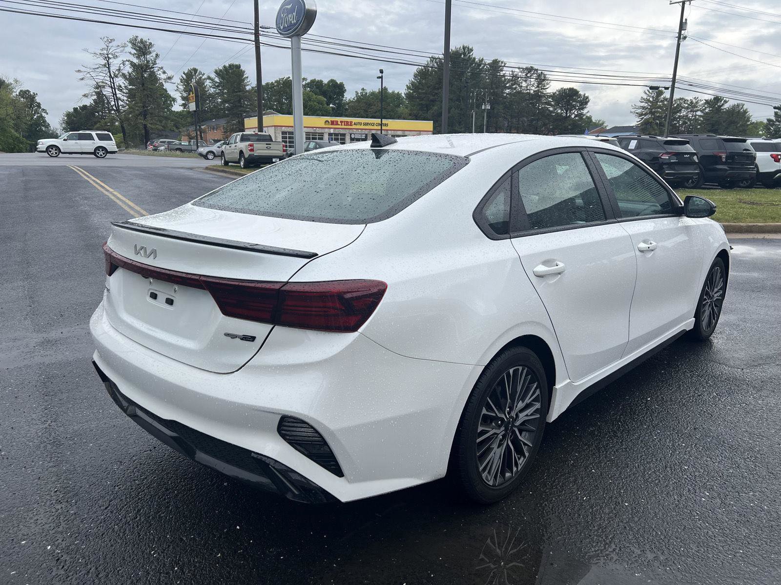 Used 2023 Kia Forte GT-Line w/ GT-Line Premium Package FWD image 5