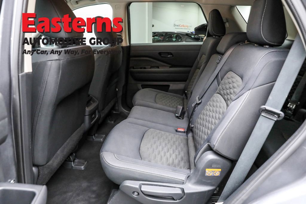 Used 2024 Nissan Pathfinder S AWD/4WD image 21