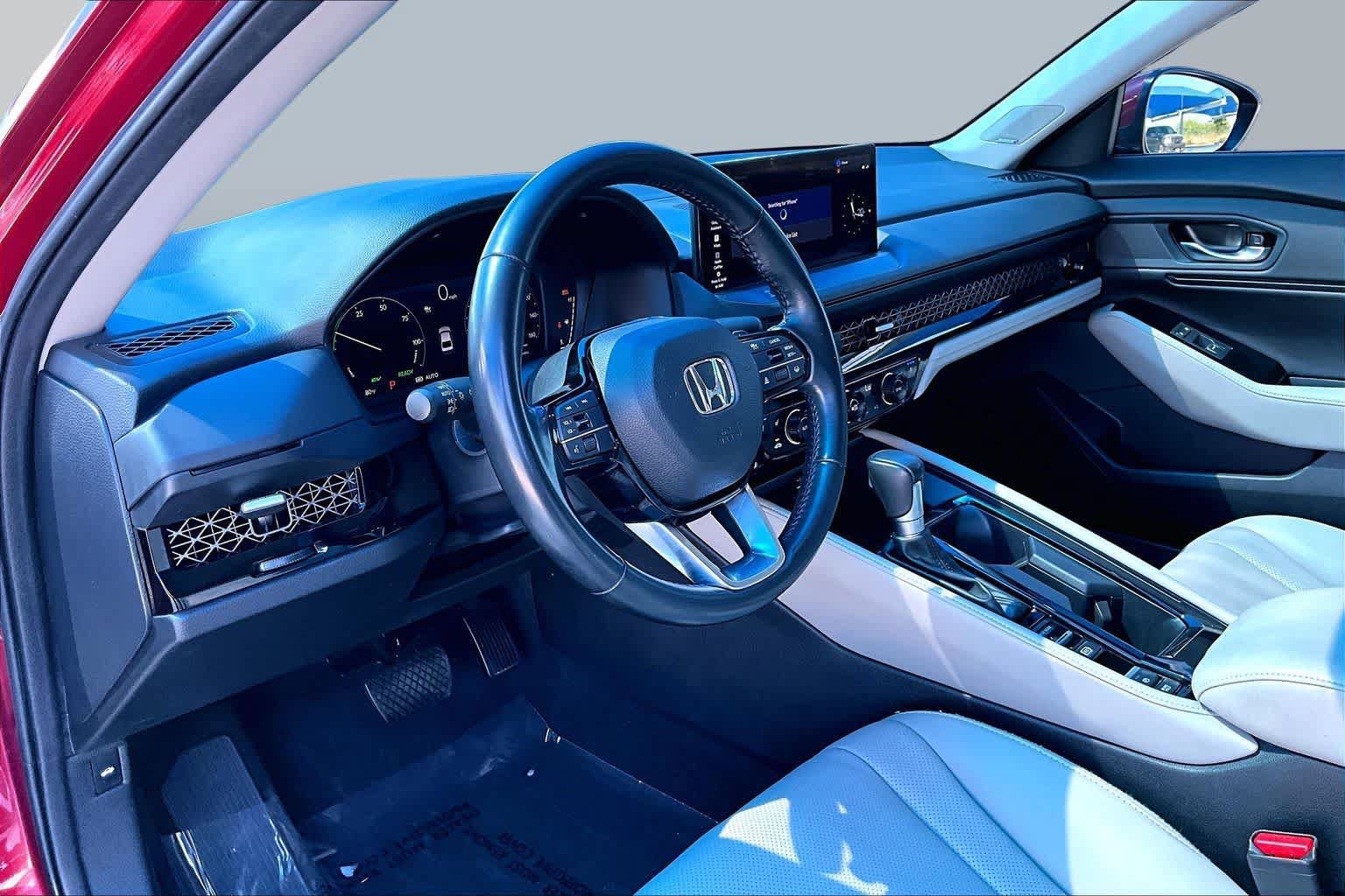 Used 2023 Honda Accord Touring image 18