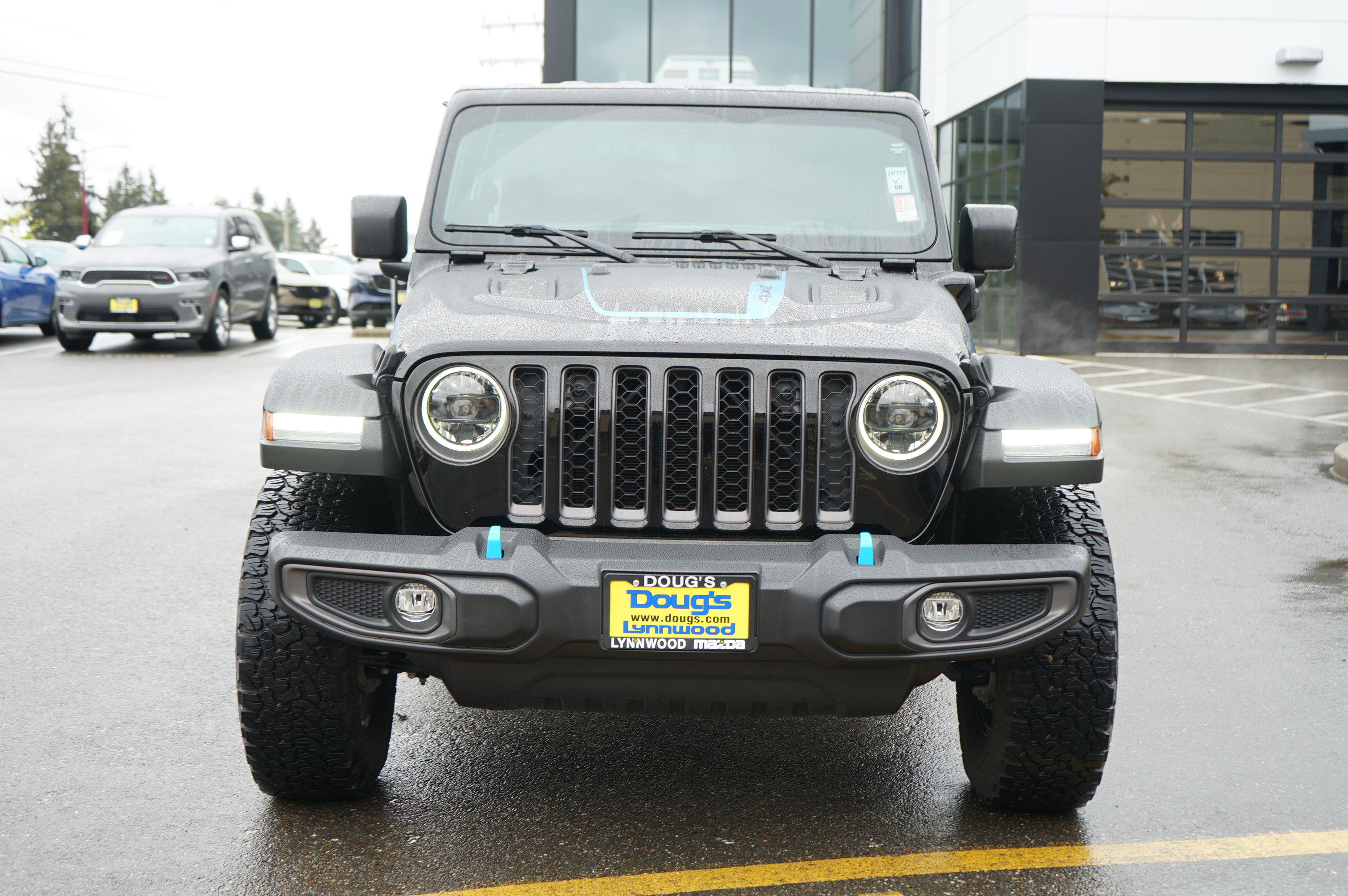 Used 2023 Jeep Wrangler Unlimited Rubicon 4xe w/ Cold Weather Group AWD/4WD image 8