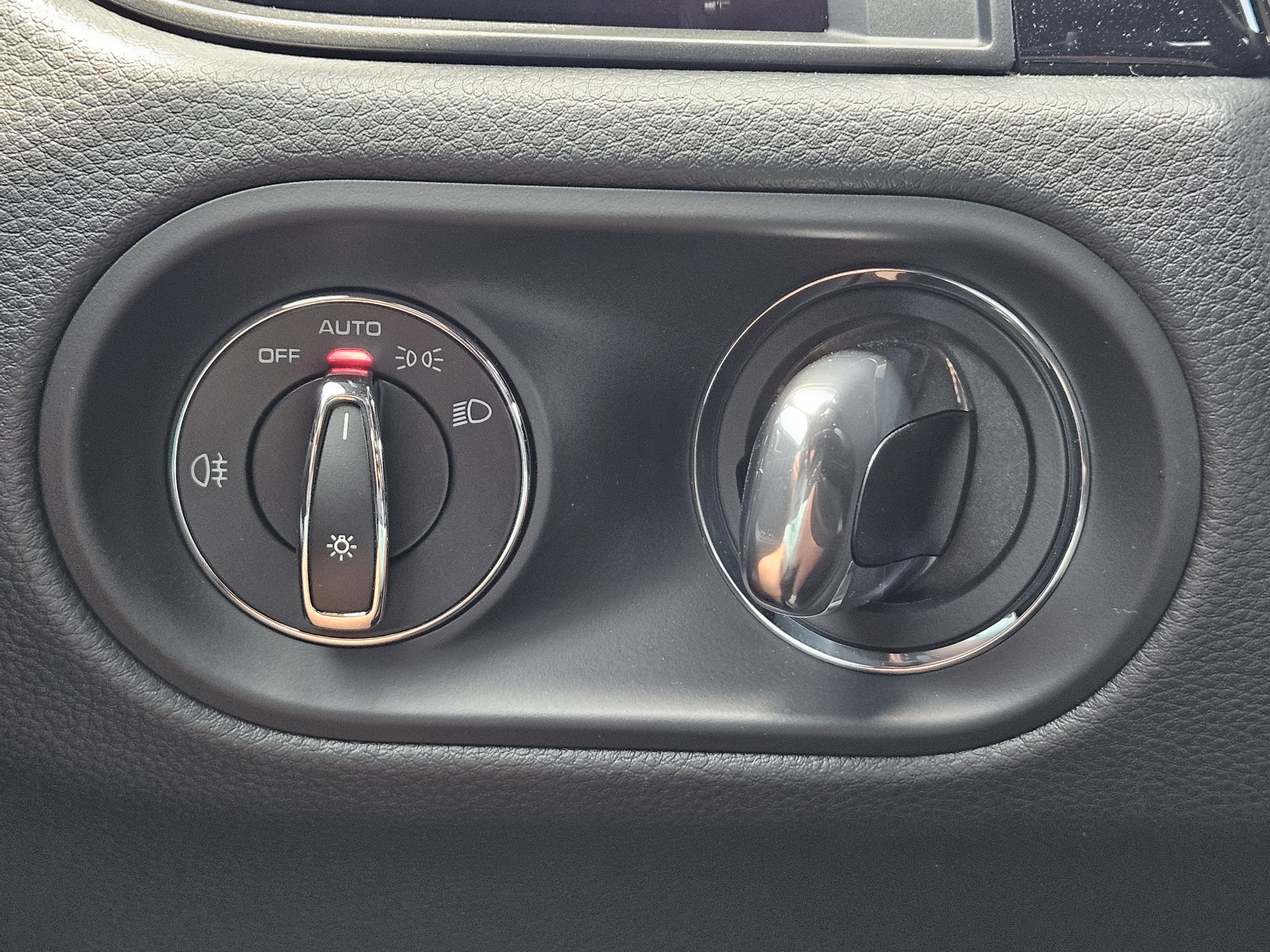 Certified 2026 Porsche Macan GTS image 21