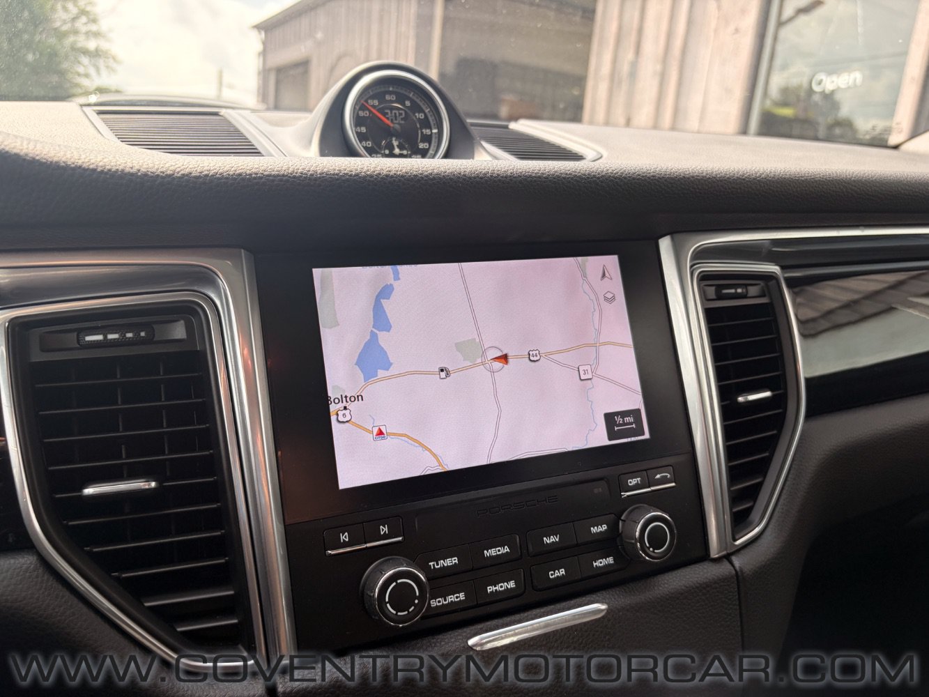 Used 2018 Porsche Macan Sport Edition AWD/4WD image 20