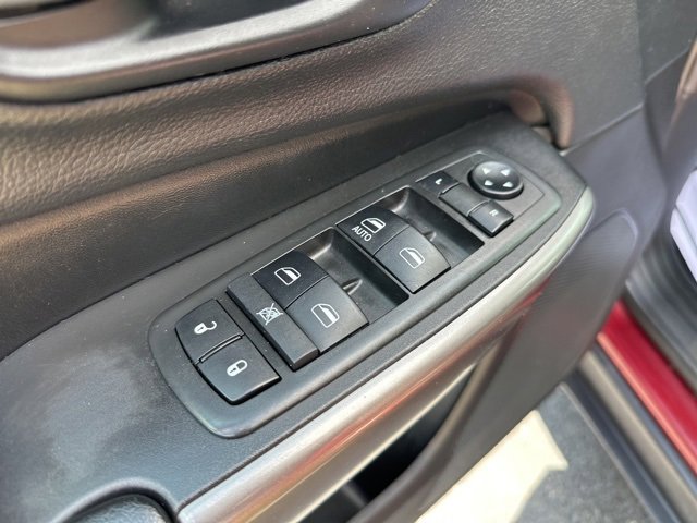 Used 2019 Jeep Cherokee Latitude w/ Popular Appearance Group image 22