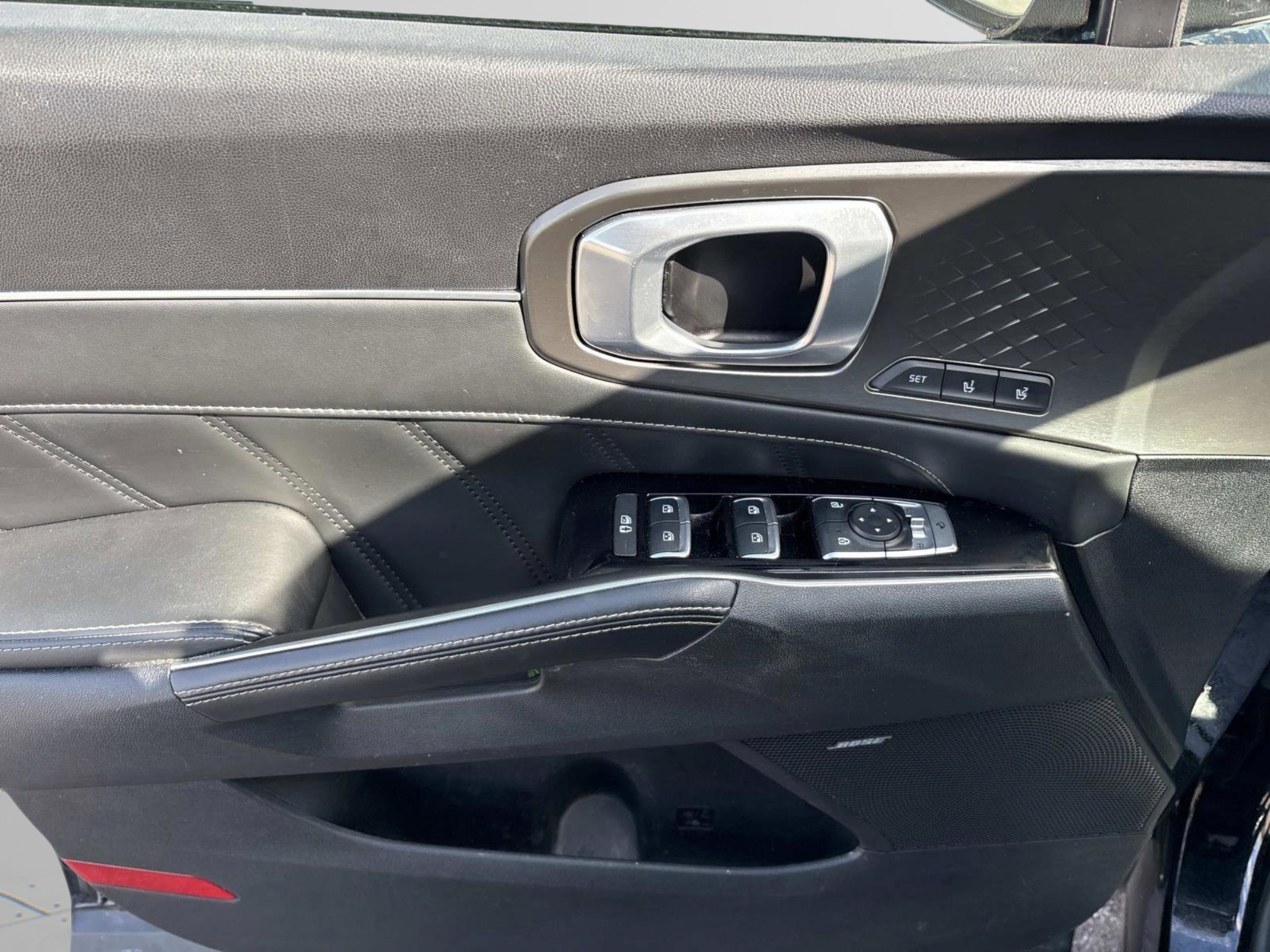 Used 2022 Kia Sorento SX image 25