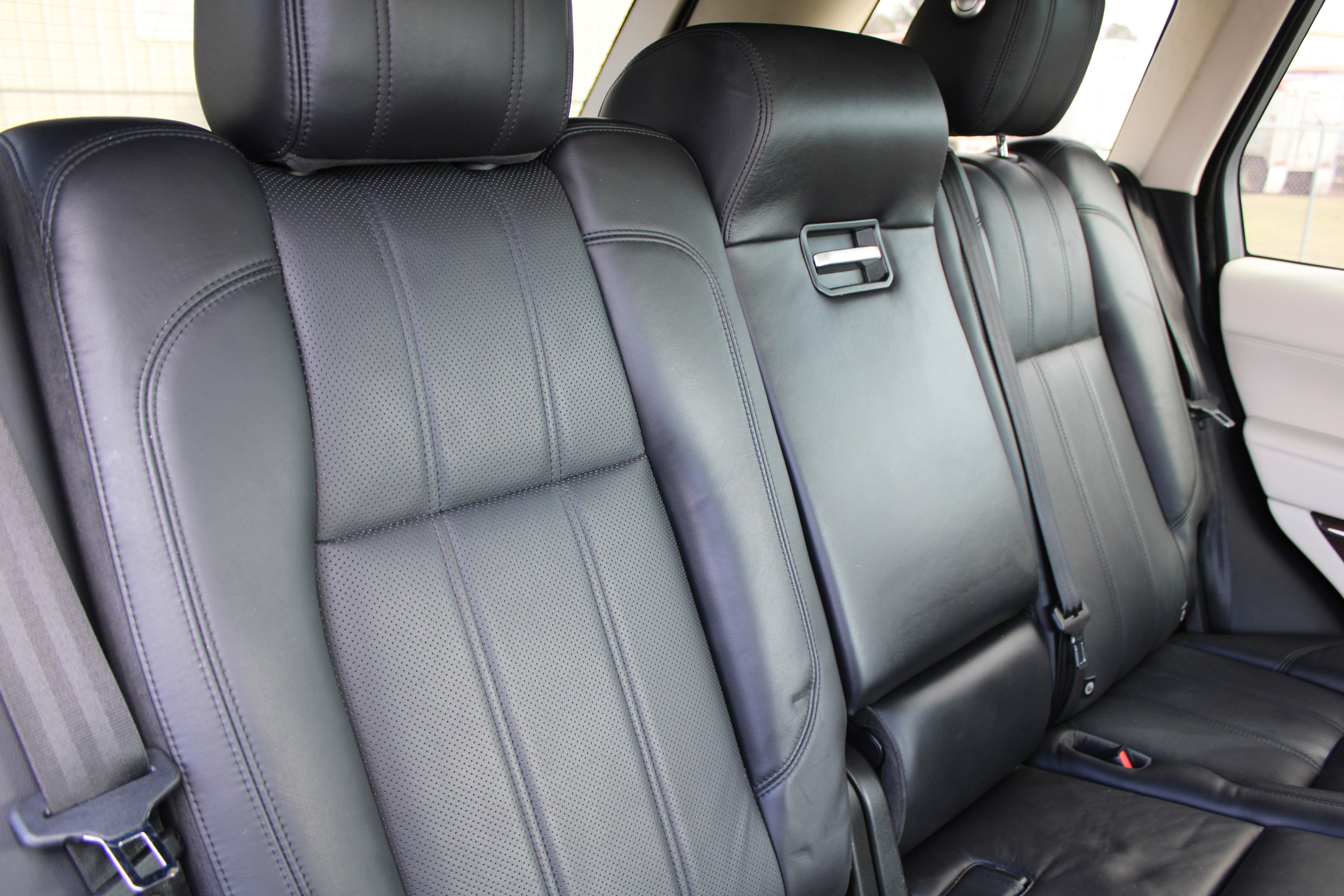 Used 2014 Land Rover Range Rover HSE image 41