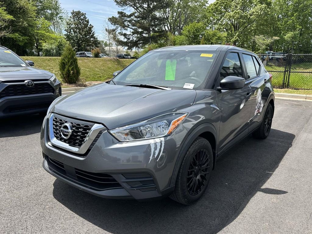 Used 2020 Nissan Kicks S video 3