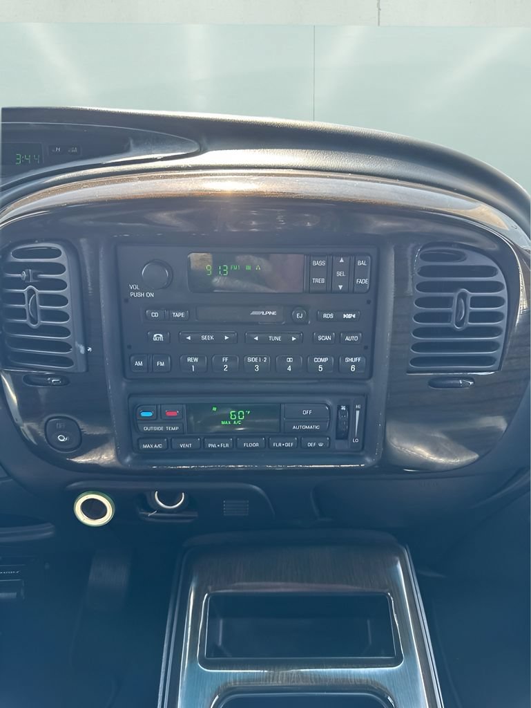 Used 2002 Lincoln Blackwood RWD image 22
