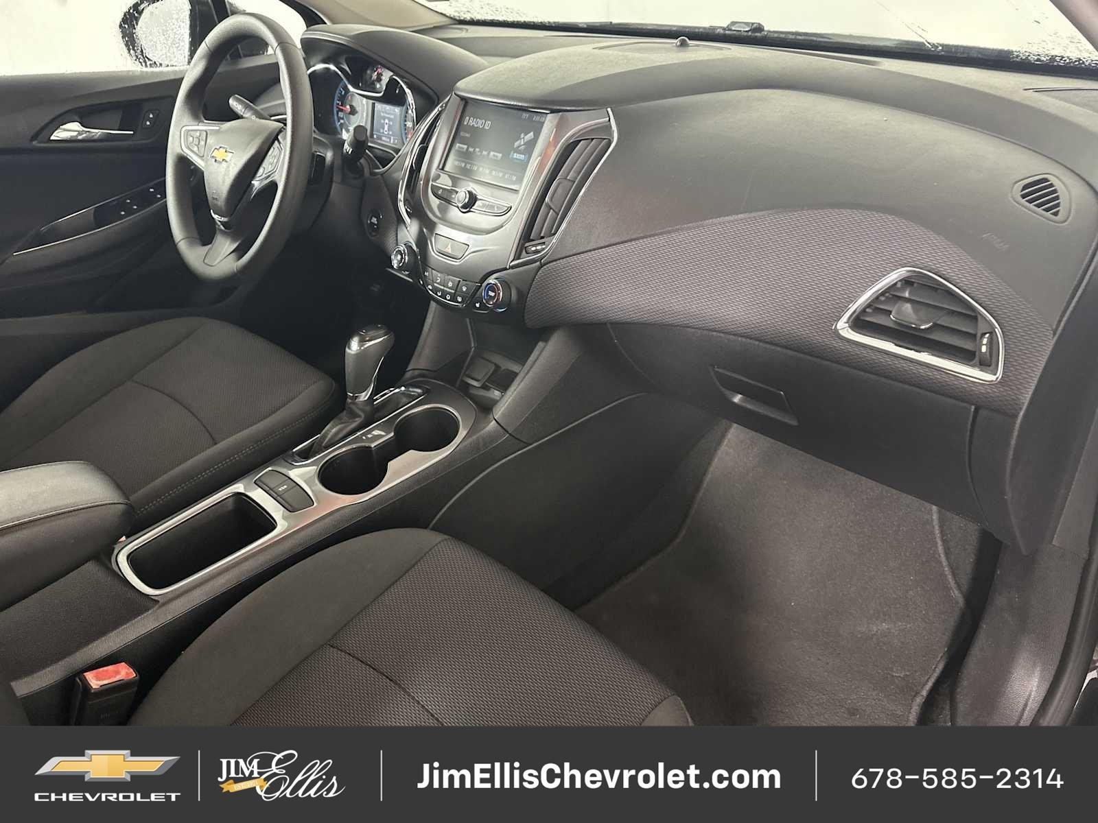 Used 2017 Chevrolet Cruze LT w/ Convenience Package FWD image 16