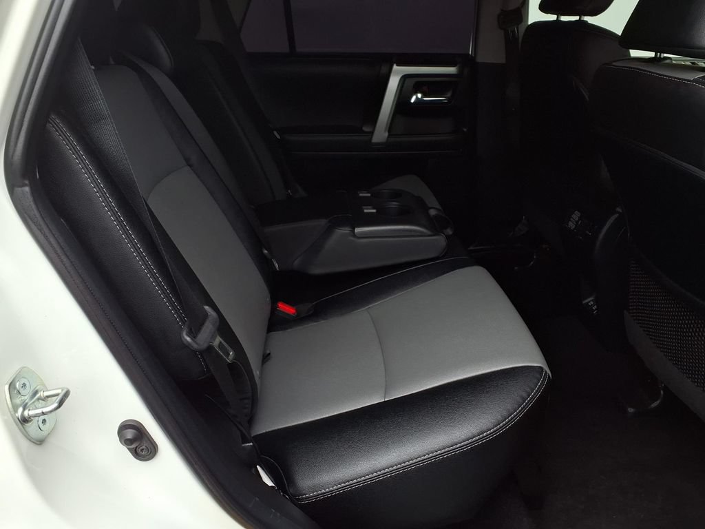 Used 2022 Toyota 4Runner SR5 Premium w/ Moonroof Package AWD/4WD image 21