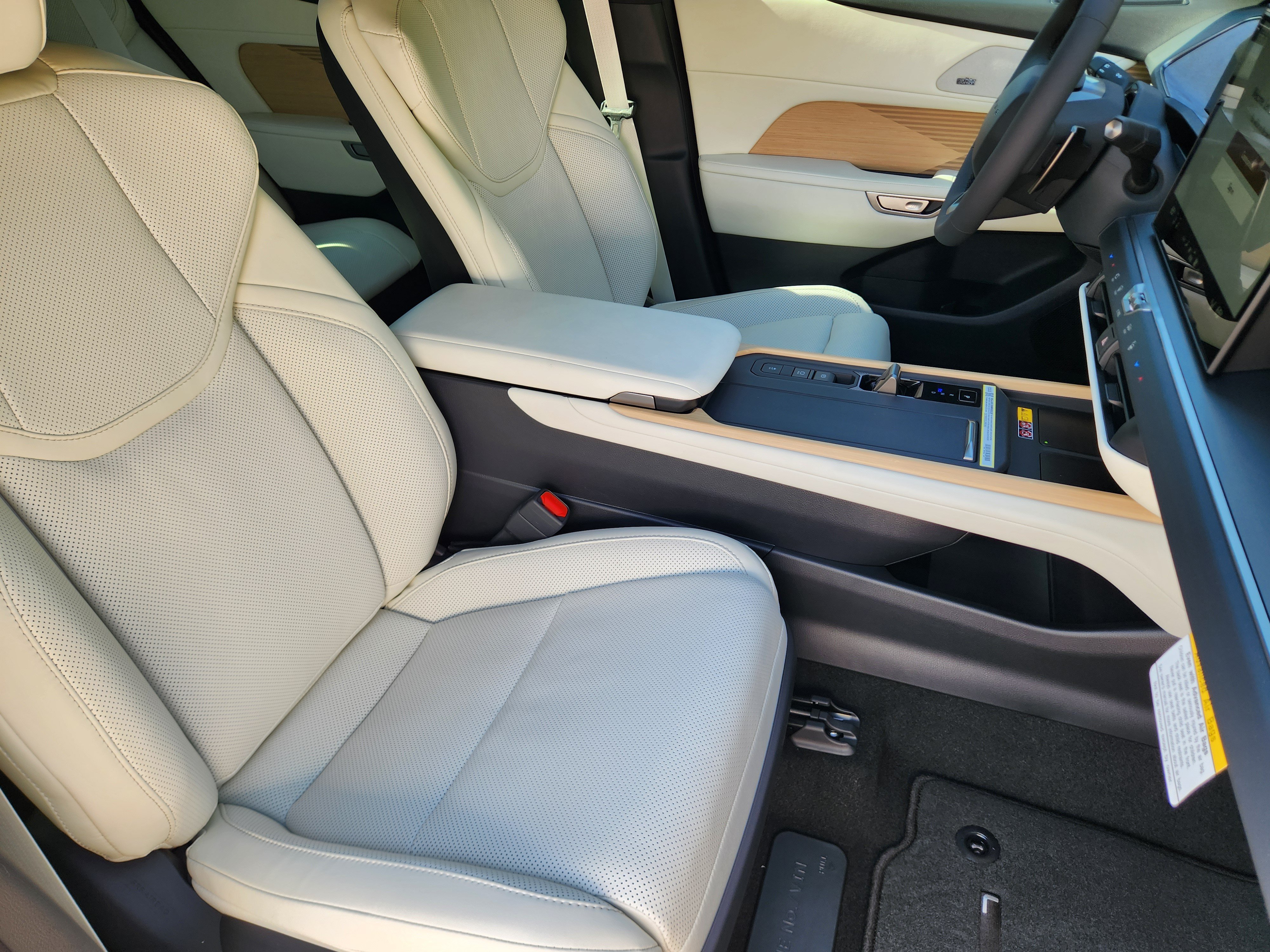 New 2026 Lexus ES 350e FWD image 6