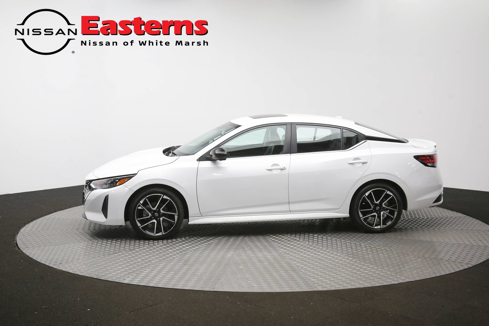 Used 2024 Nissan Sentra SR w/ SR Premium Package FWD image 59