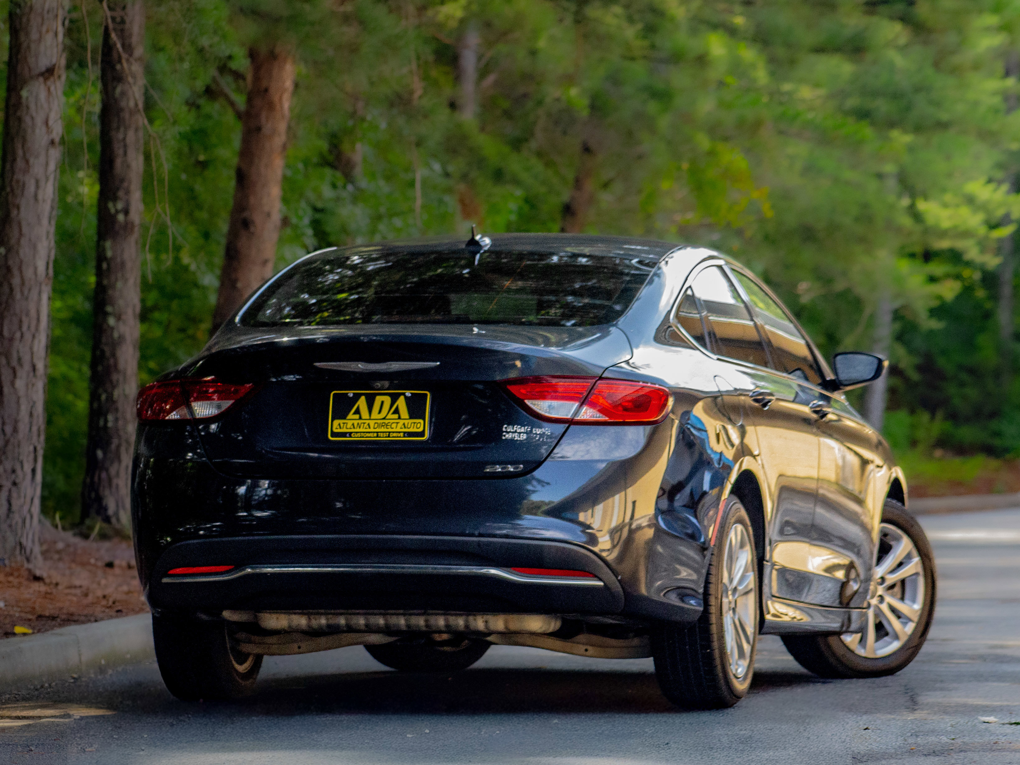 Used 2017 Chrysler 200 Limited Platinum image 4