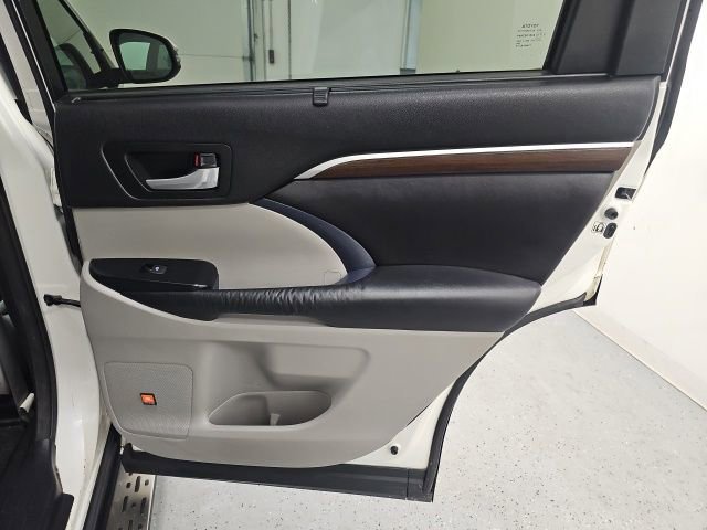 Used 2016 Toyota Highlander Limited w/ Protection Package #3 image 36