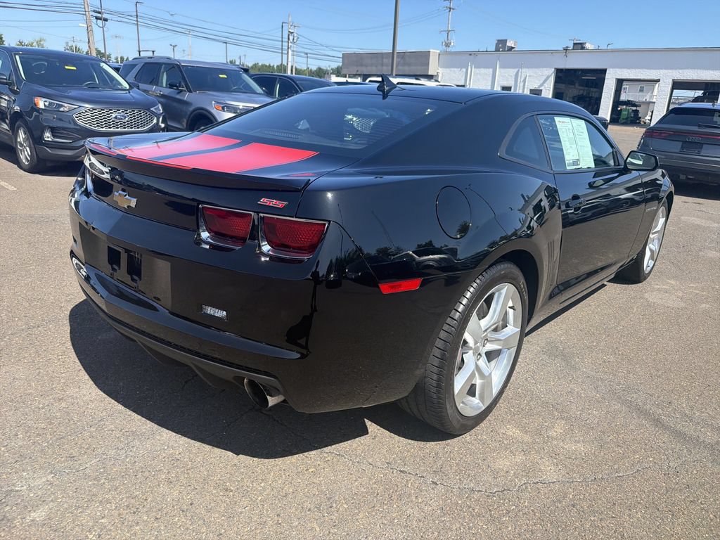 Used 2010 Chevrolet Camaro SS w/ RS Package RWD image 5