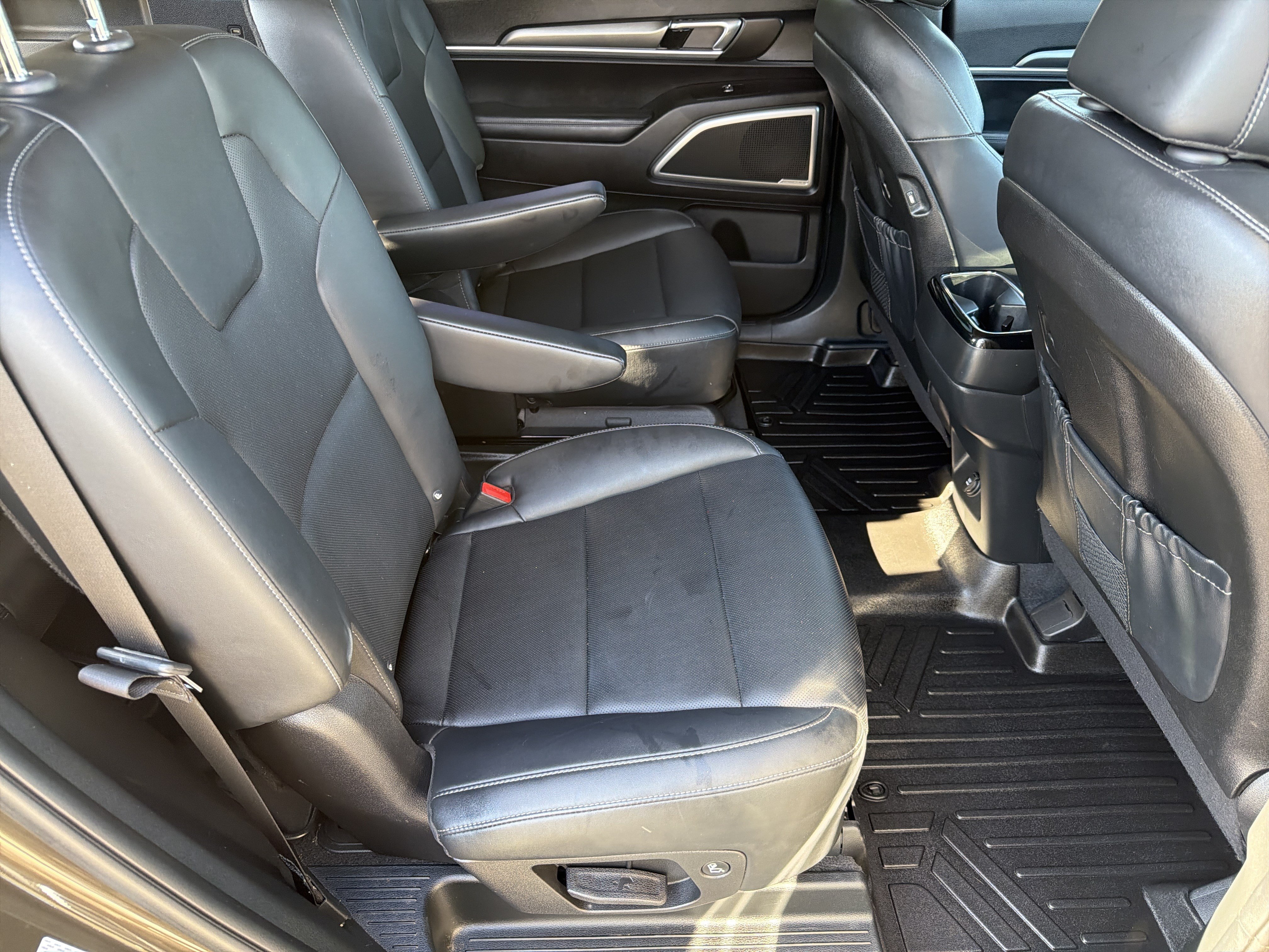 Used 2022 Kia Telluride S FWD image 16