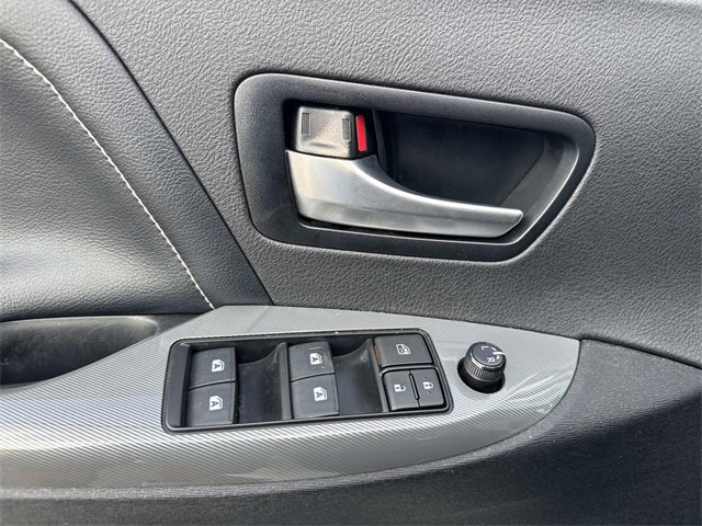 Used 2019 Toyota Sienna SE image 21