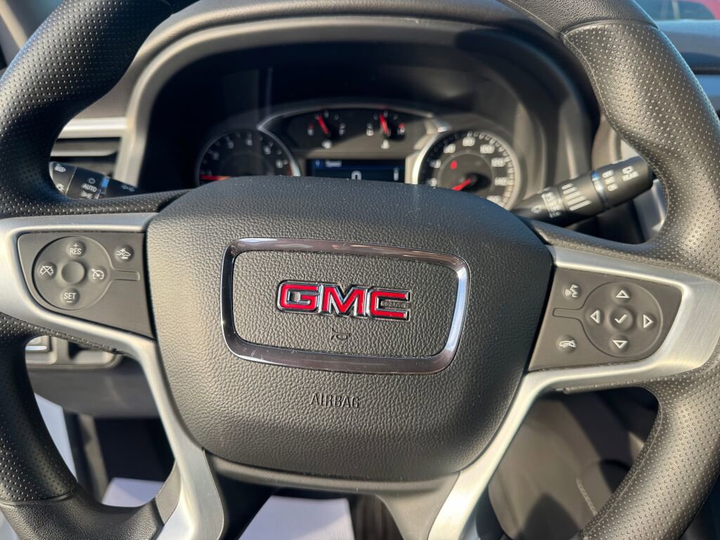 Used 2023 GMC Acadia SLE w/ Driver Convenience Package image 12