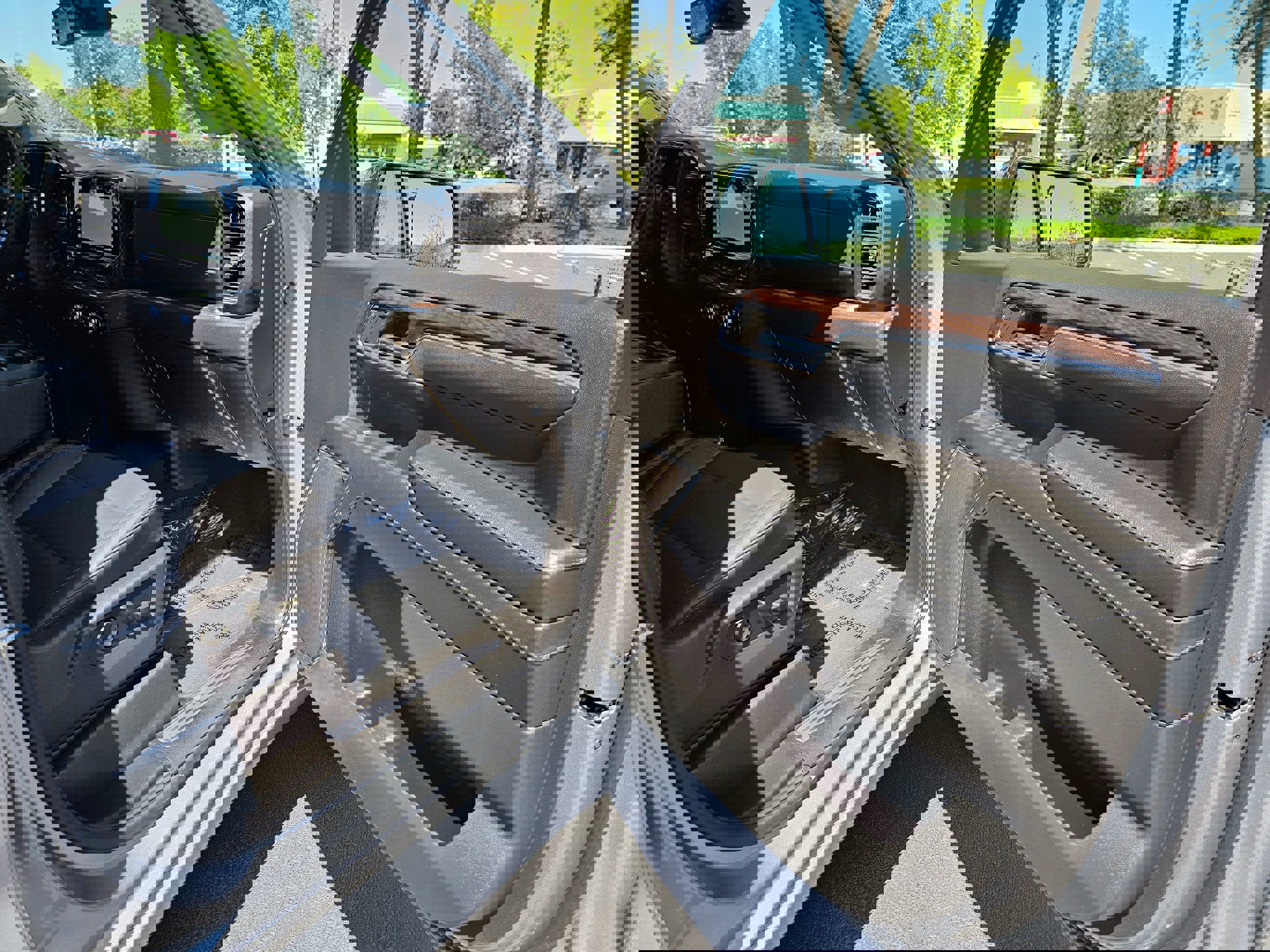 Used 2024 GMC Sierra 1500 SLT AWD/4WD image 28