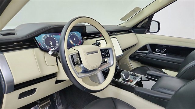Used 2023 Land Rover Range Rover Long Wheelbase Autobiography image 17