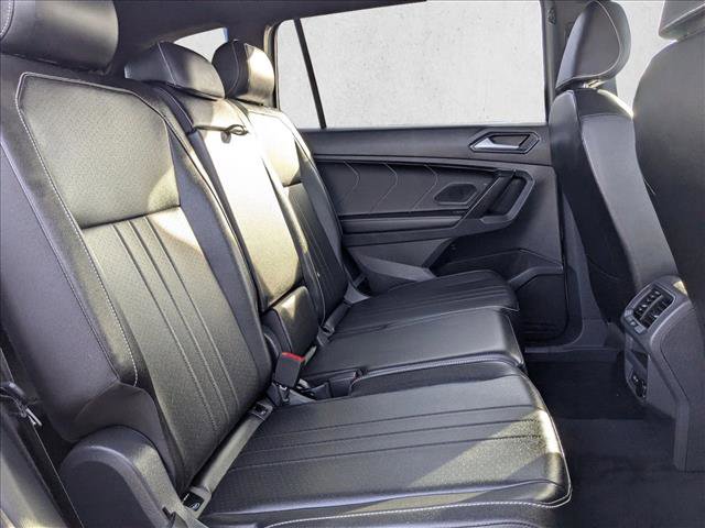 Used 2023 Volkswagen Tiguan SE R-Line image 29
