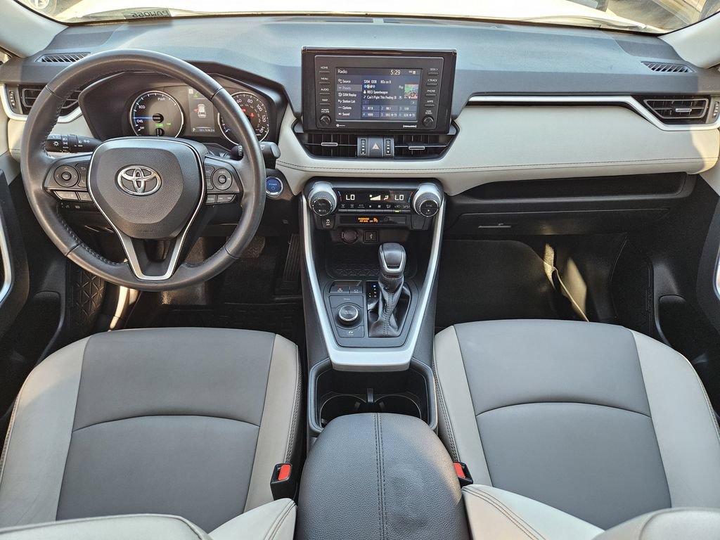 Used 2022 Toyota RAV4 XLE Premium AWD/4WD image 27