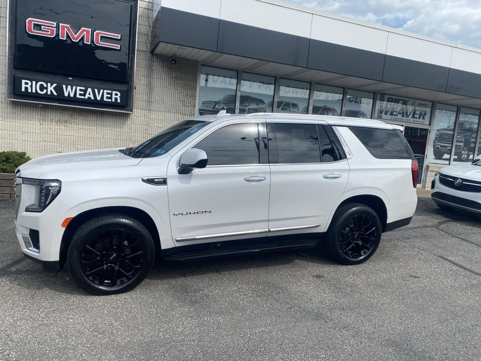 Certified 2022 GMC Yukon SLT w/ Max Trailering Package AWD/4WD image 5