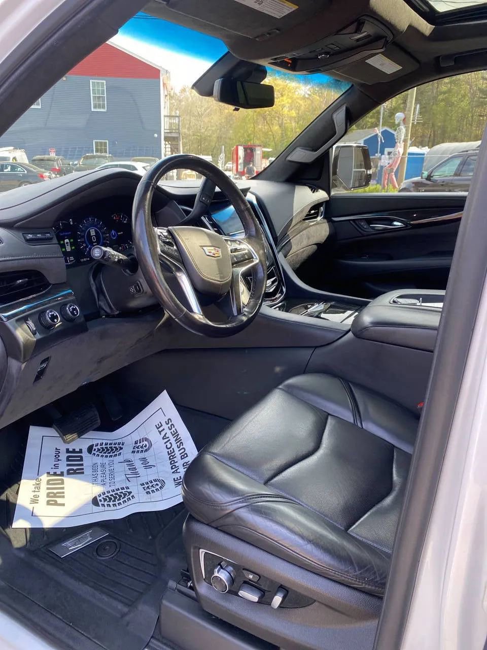 Used 2019 Cadillac Escalade Platinum AWD/4WD image 16