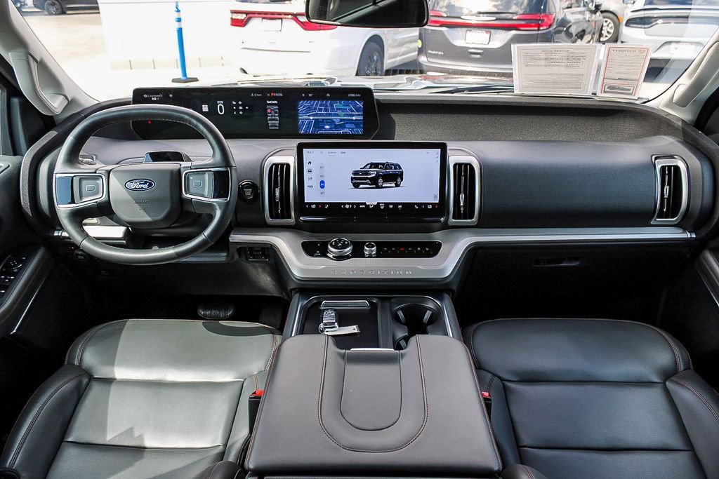 Used 2025 Ford Expedition Active AWD/4WD image 13