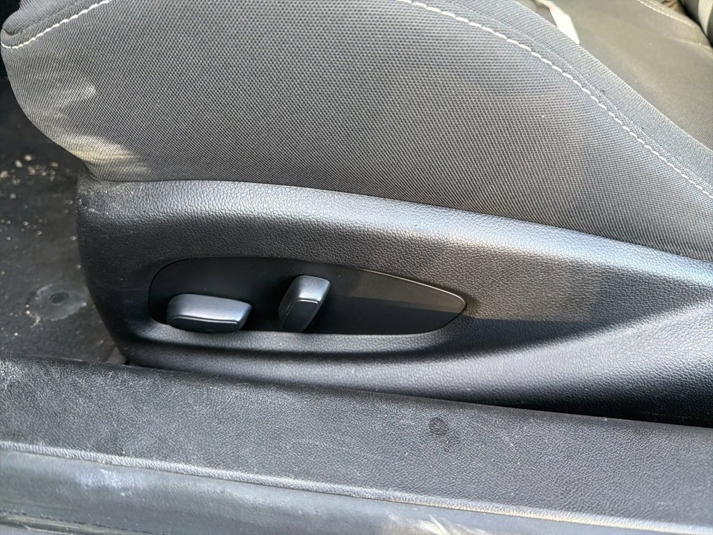 Used 2020 Chevrolet Camaro LT image 13