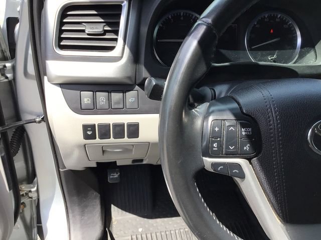 Used 2019 Toyota Highlander XLE AWD/4WD image 28
