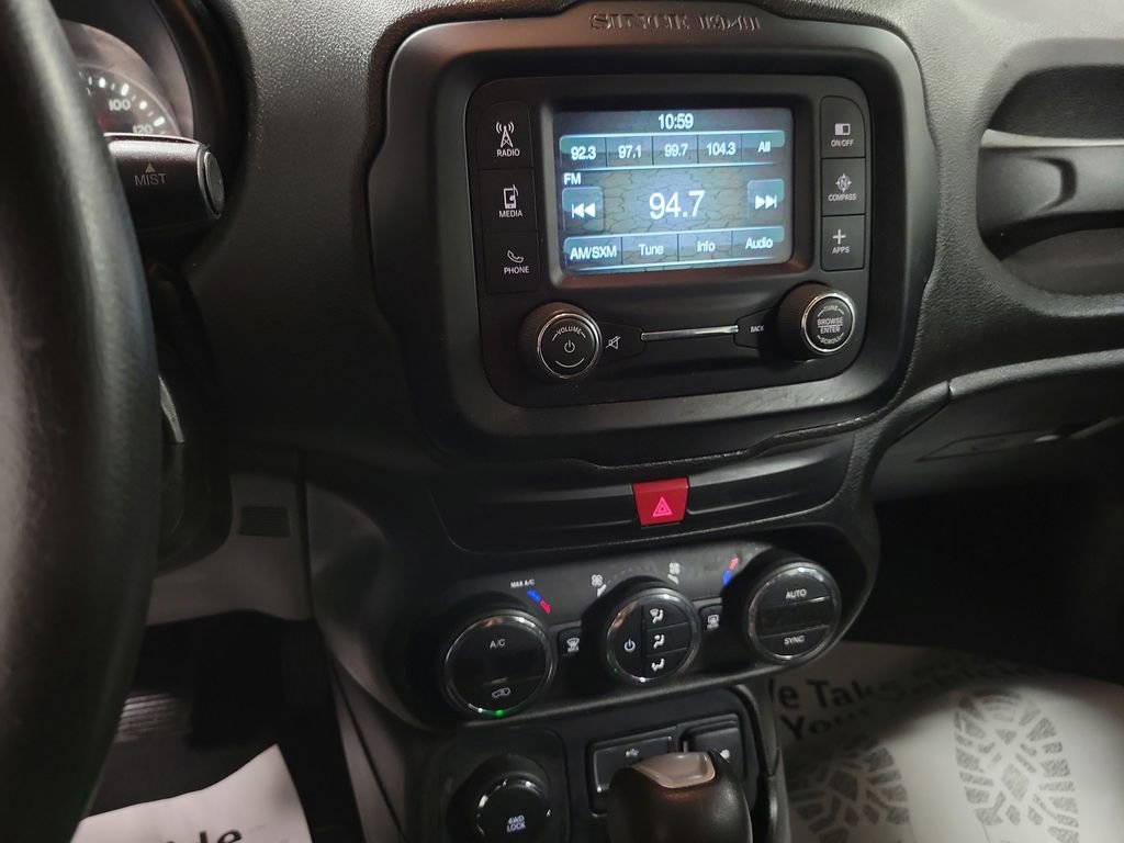 Used 2016 Jeep Renegade Latitude image 16